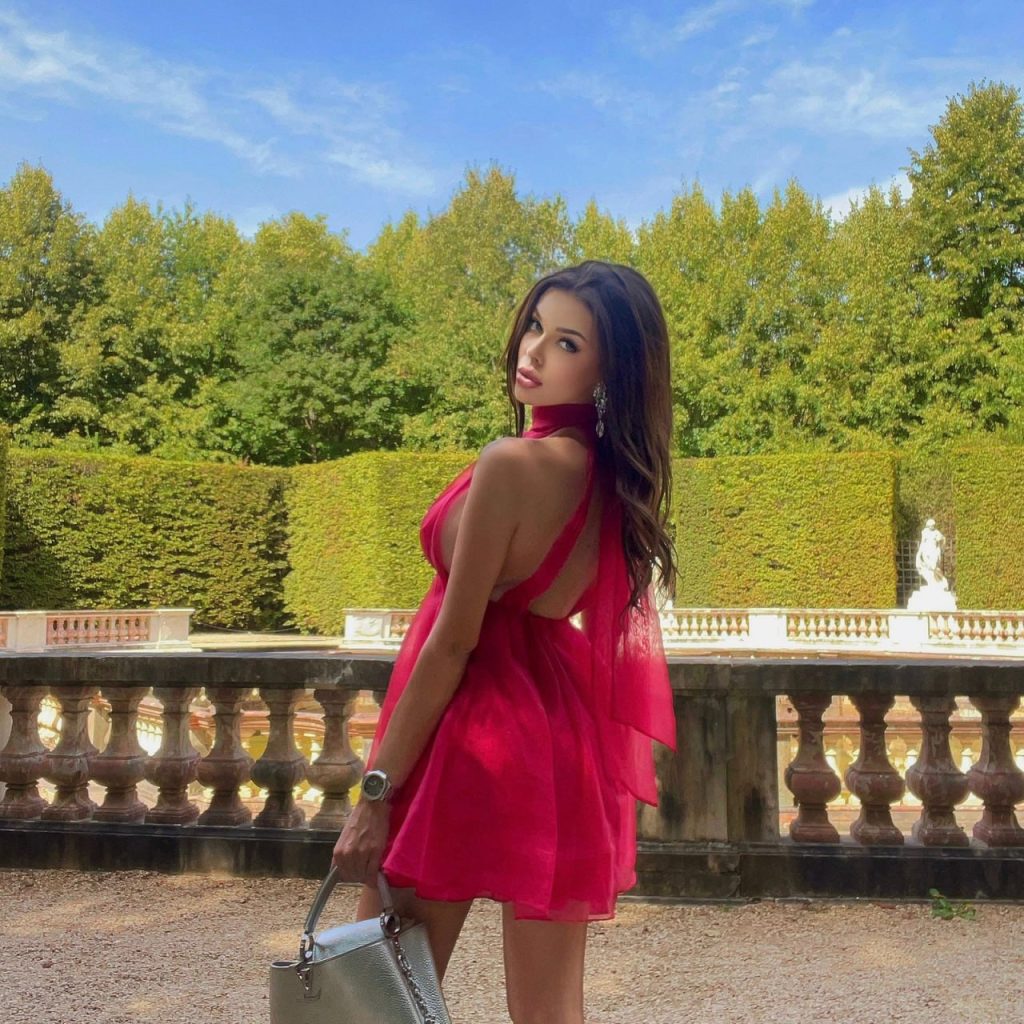 Elite escort from Masha Dubai works in